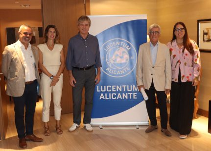 La Unidad de Reproducción de la Clínica HLA Vistahermosa patrocinará al primer equipo femenino del Lucentum Alicante La Unidad de Reproducción de la Clínica HLA Vistahermosa patrocinará al primer equipo femenino del Lucentum Alicante