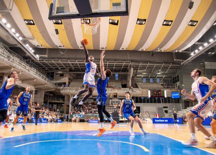 El HLA Alicante estrena la temporada con una brillante victoria ante Ourense (87-76) El HLA Alicante estrena la temporada con una brillante victoria ante Ourense (87-76)